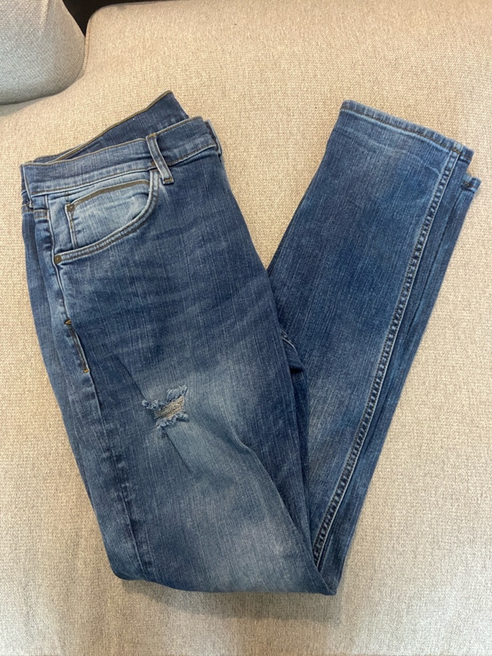 Hudson Jeans Men's Blake Slim Straight Denim in Blue with Light Distress Size 34